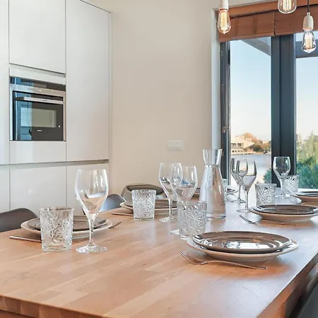 19 - Golden Tide | For 4 Guests Directly By The