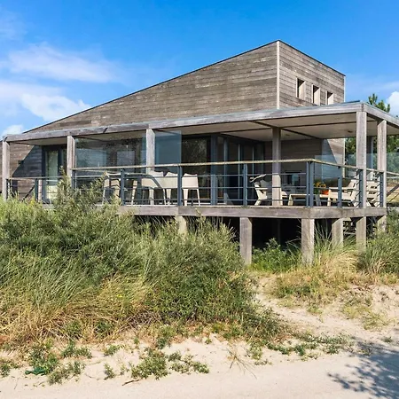 Villa 19 - Golden Tide | For 4 Guests Directly By The *