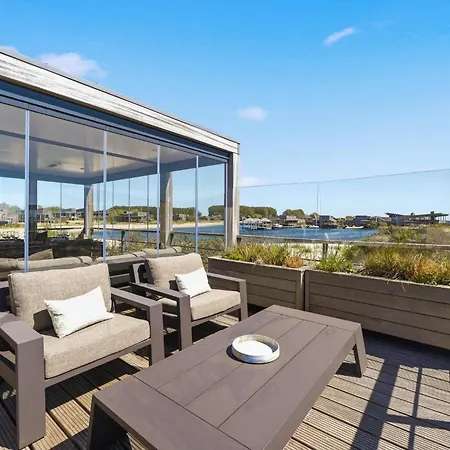 Villa 19 - Golden Tide | For 4 Guests Directly By The Ouddorp