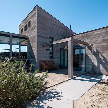 19 - Golden Tide | For 4 Guests Directly By The *