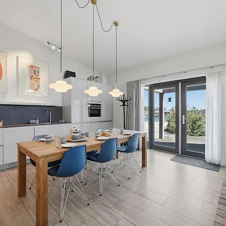 Villa 19 - Golden Tide | For 4 Guests Directly By The *